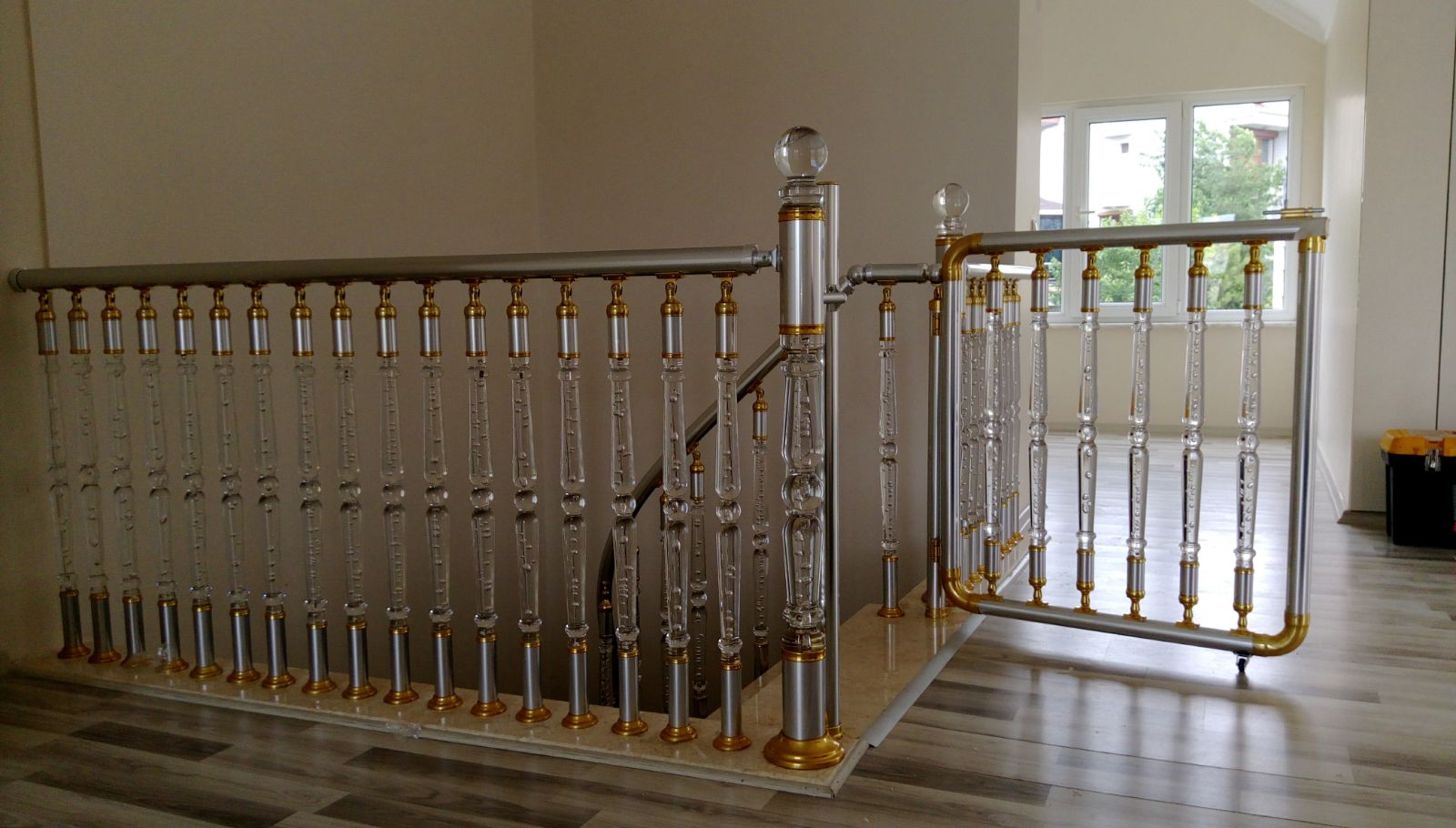 Kabartmalı Küpeşte Model