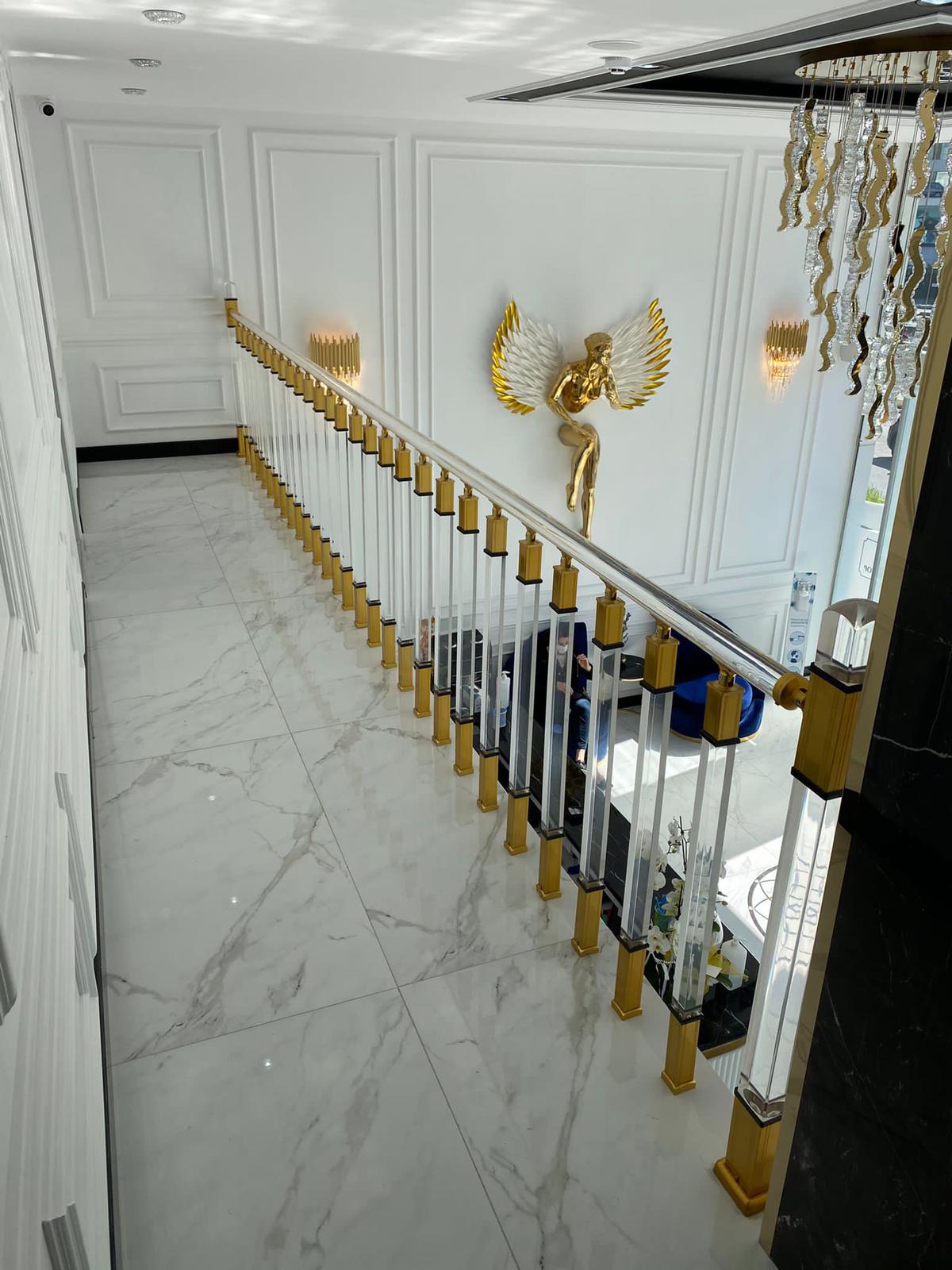 Kare Küpeşte Model