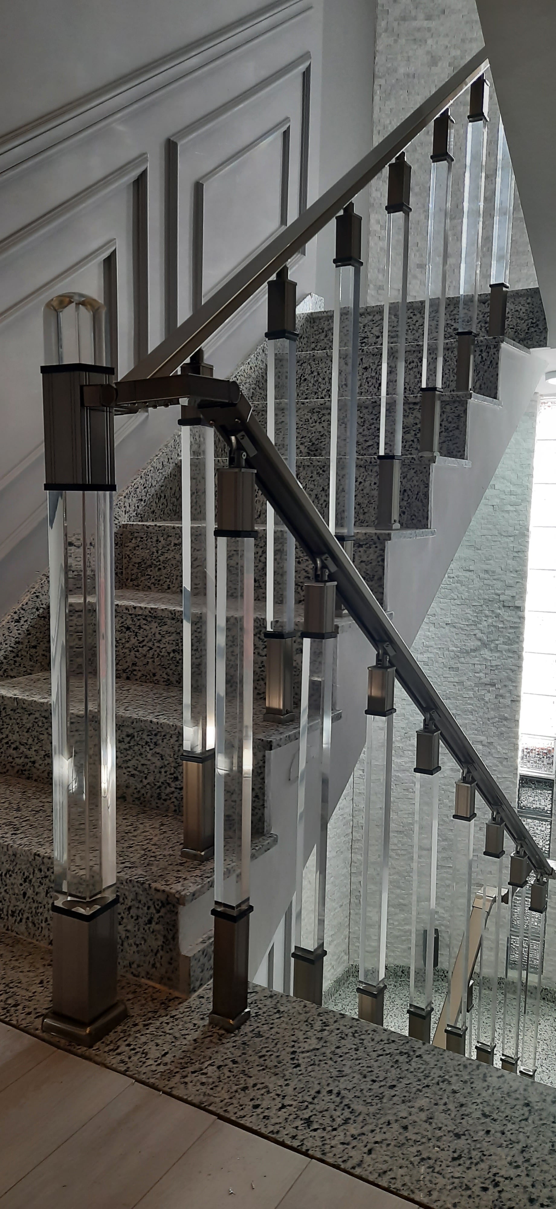 Kristal Küpeşte