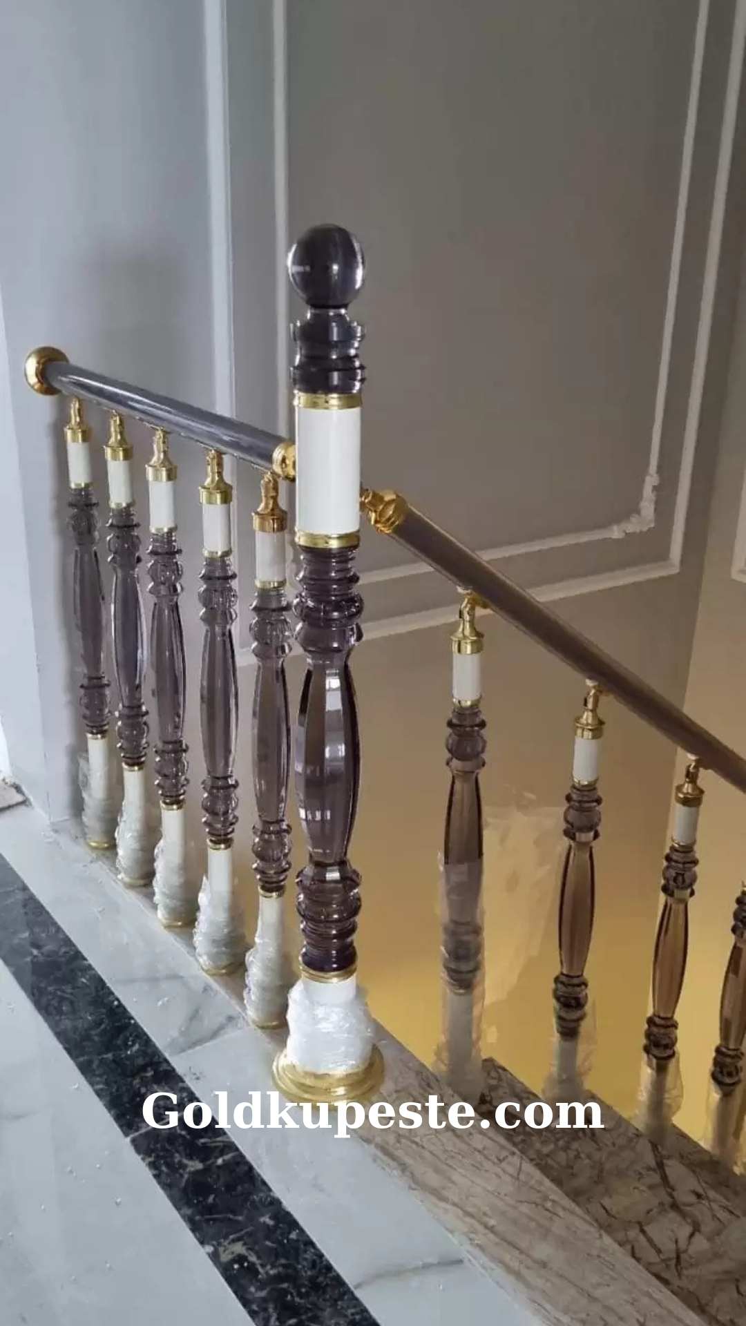 Pleksi Merdiven Korkuluğu 2
