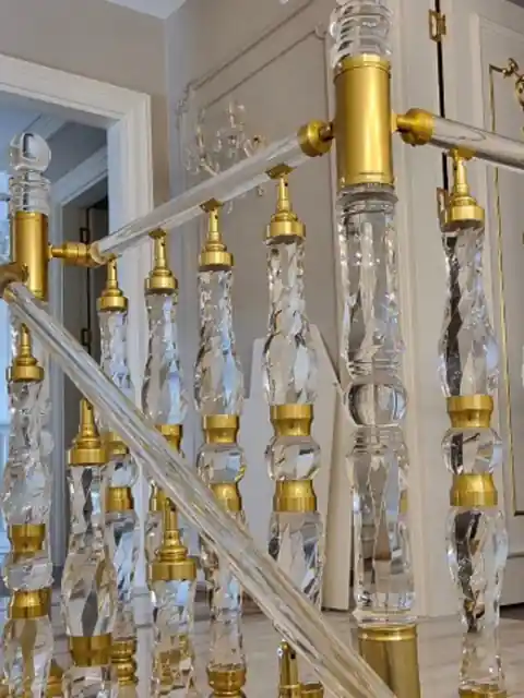Pirinç detaylı kristal pleksi korkuluk modeli